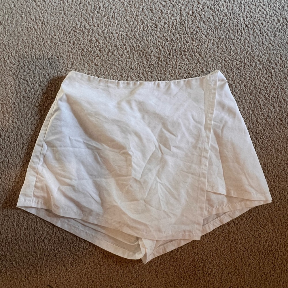 she + sky skort, white